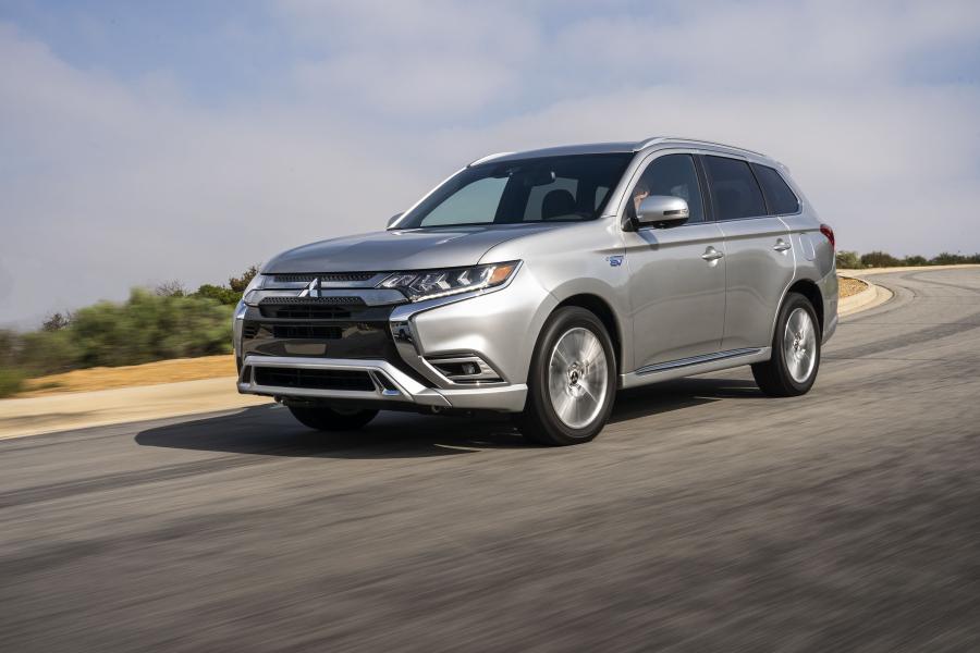  Mitsubishi Outlander PHEV 2018 года  (NA) (фото 11 из 41)